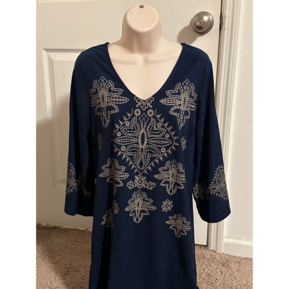 Loila - whimsy etched floral suede‎ shirt dress